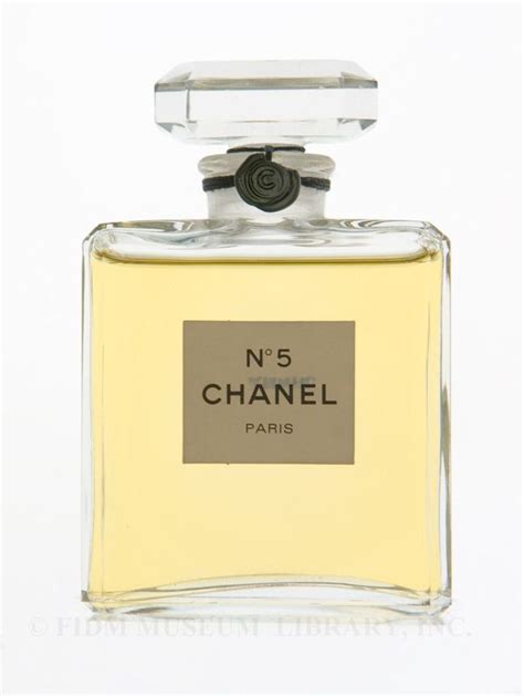 chanel no 5 smells like baby powder|chanel no 5 bath discontinued.